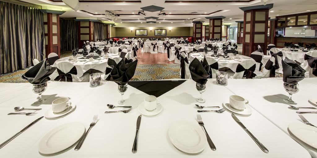 Park Town Hotel Саскатун Екстер'єр фото