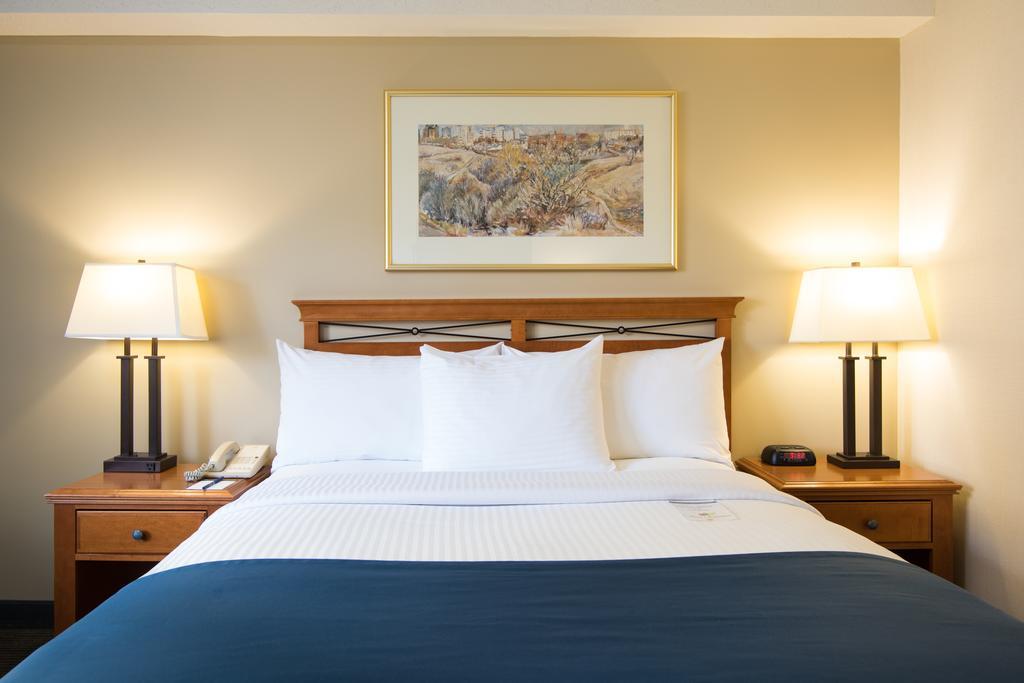 Park Town Hotel Саскатун Екстер'єр фото